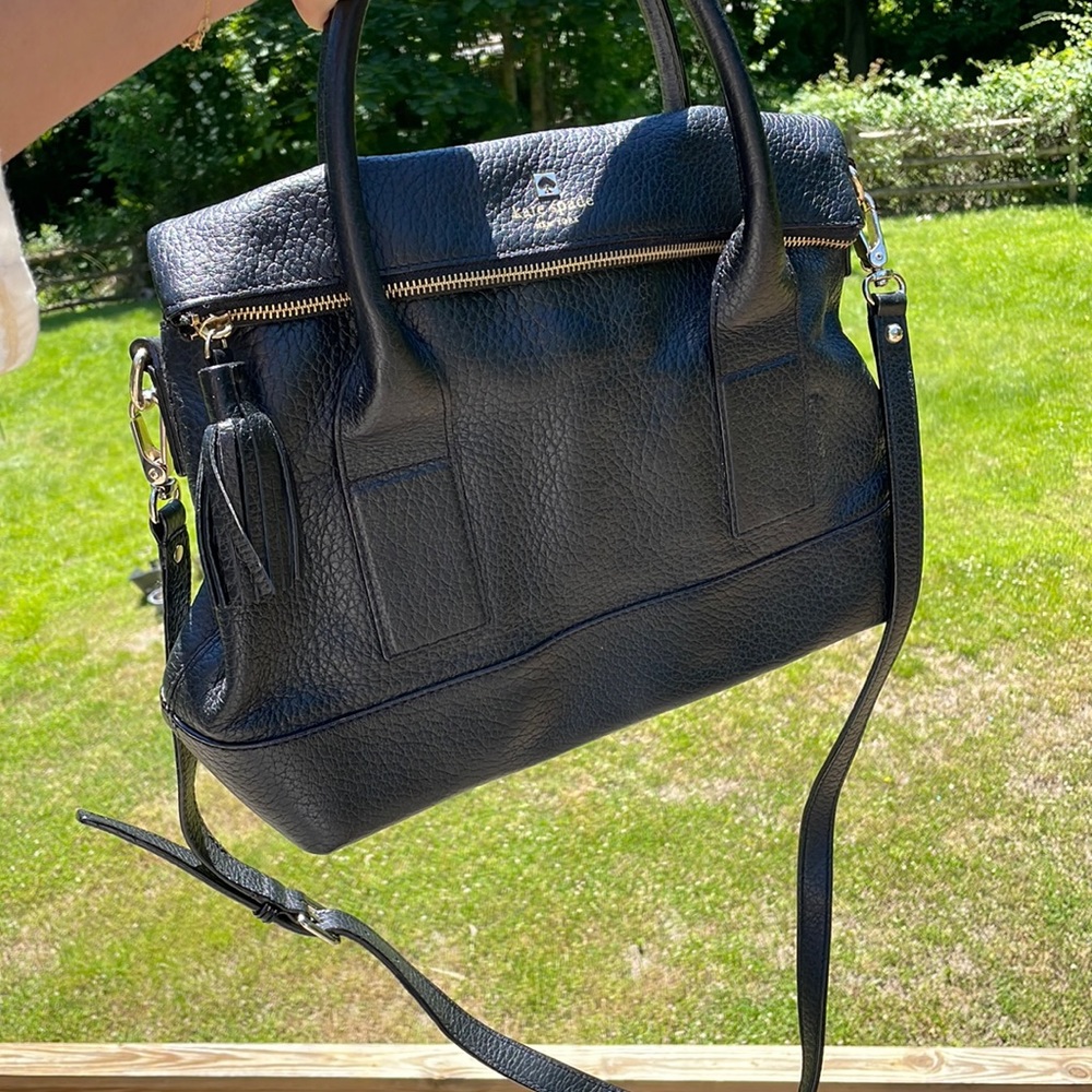 Kate spade shoulder bag in REALLY good condition!